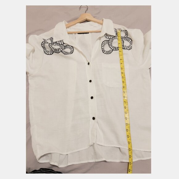 White Semi-Sheer Embroidered Blouse - Picture 7 of 9